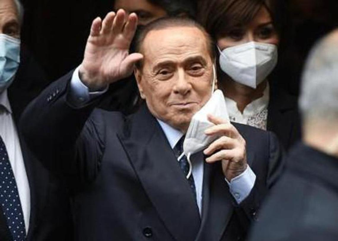 Berlusconi dimesso dall’ospedale dopo 45 giorni