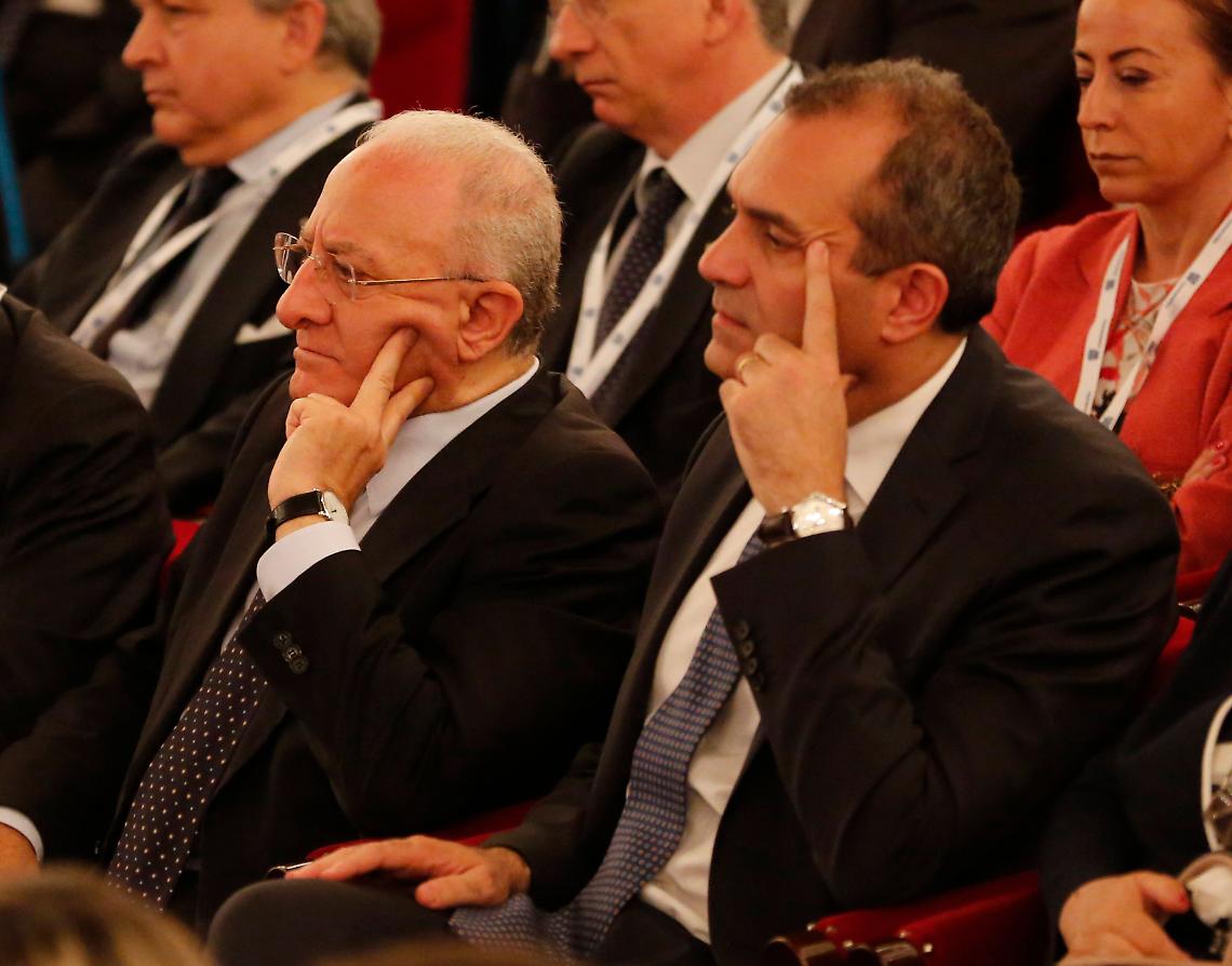 De Magistris scrive a De Luca: servono nuove misure per disoccupazione e sostegno al reddito