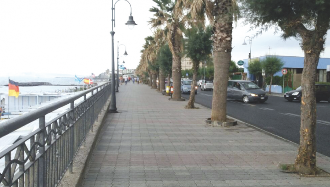 Rissa in via Litoranea, 22enne ferito al volto