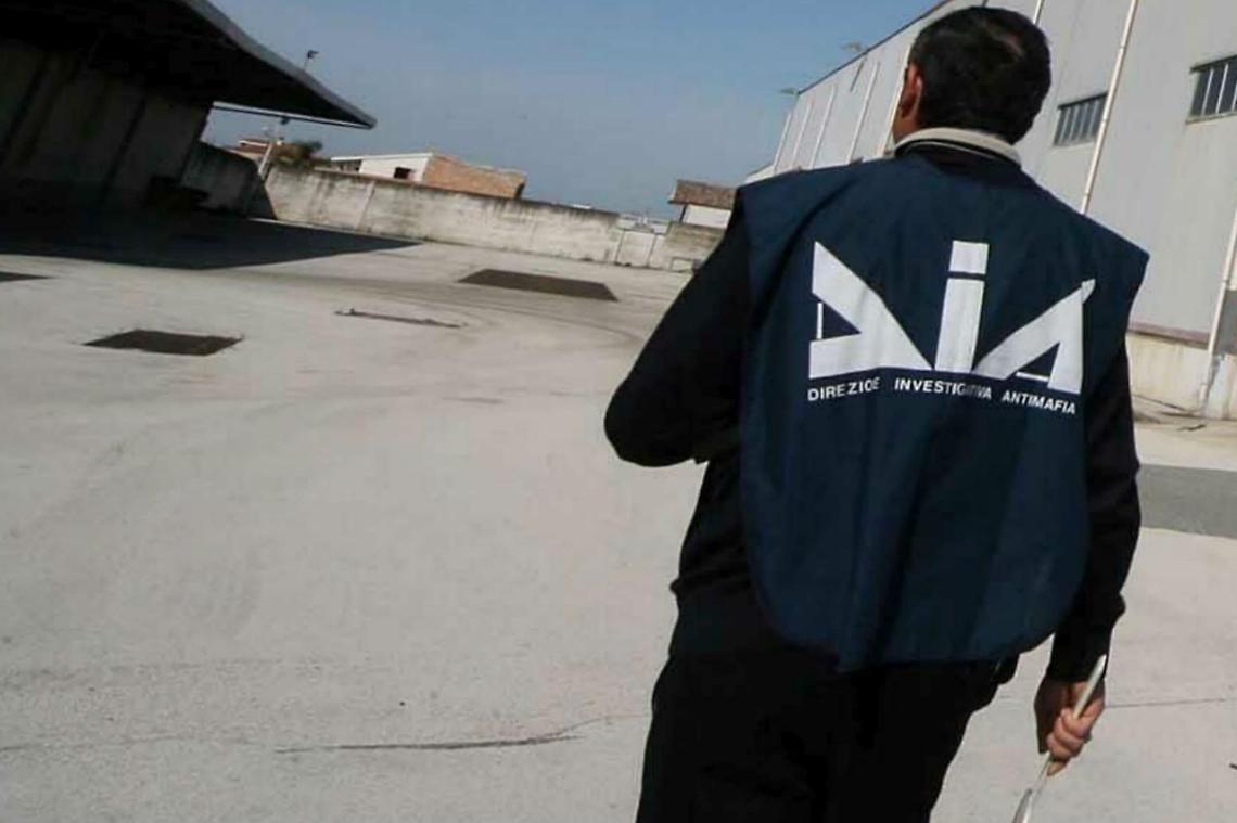L'accusa della Dia: camorra vitale perché garantita dai colletti bianchi