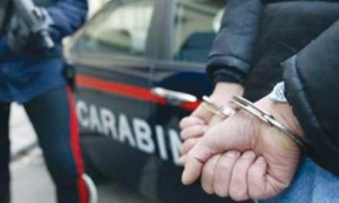Festeggiava il compleanno del cognato, preso latitante