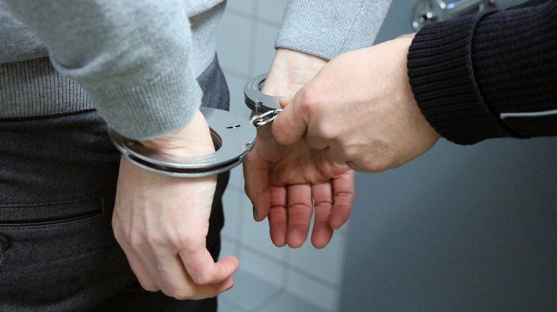 Ferisce 16enne per rapinarlo, arrestato da carabiniere libero dal servizio