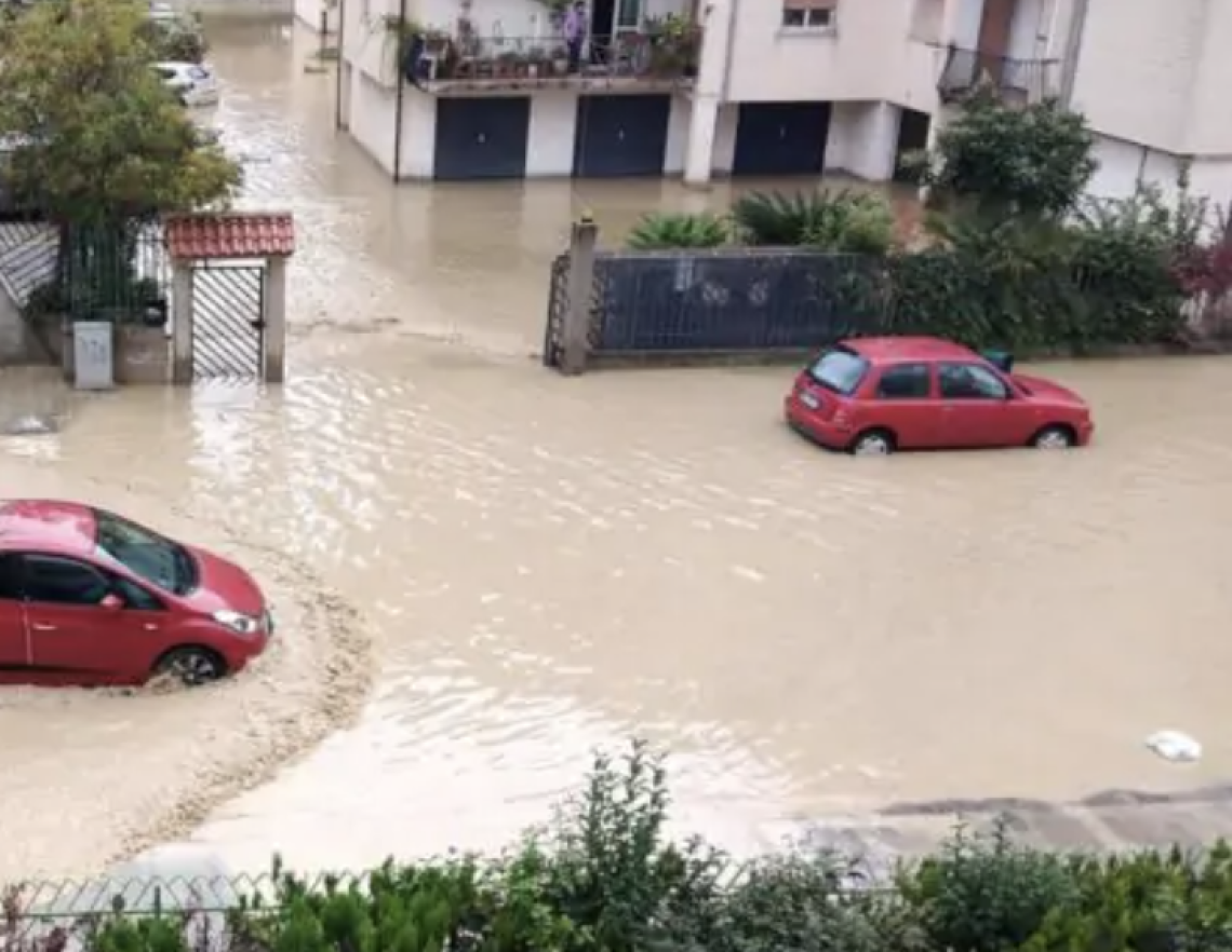 Bomba d’acqua nel Salernitano, allagamenti in Cilento
