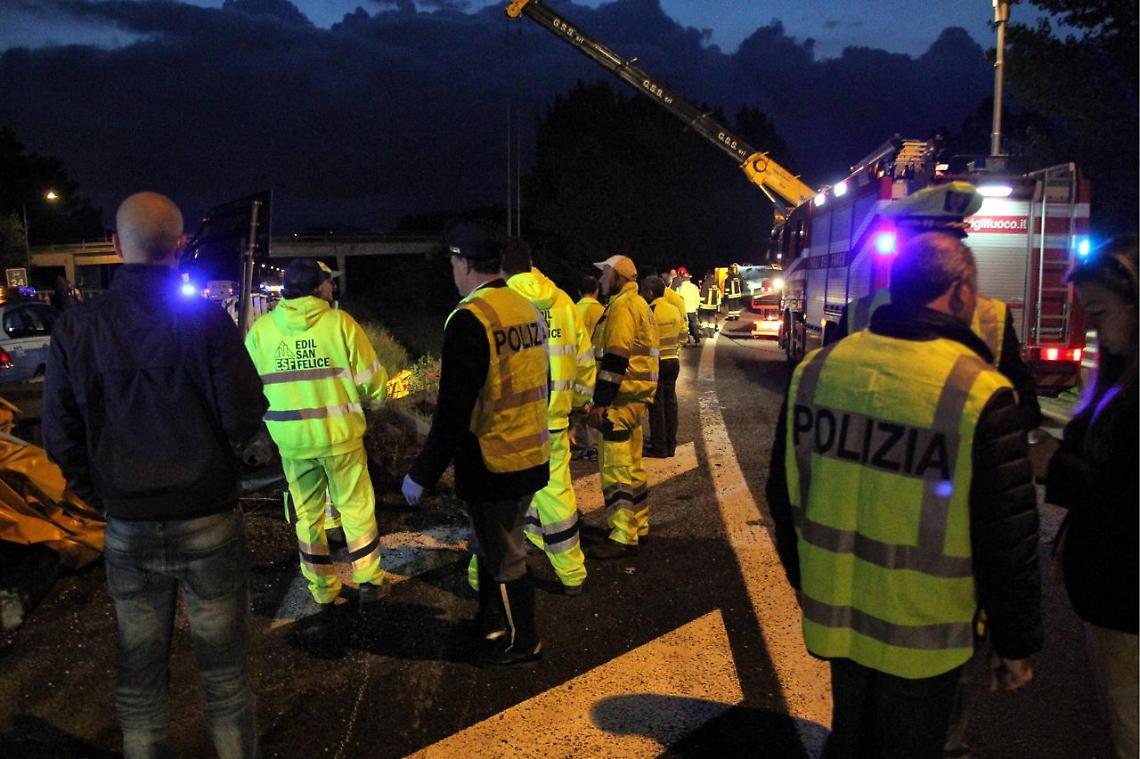 Notte di sangue sulla Milano-Napoli: 2 morti