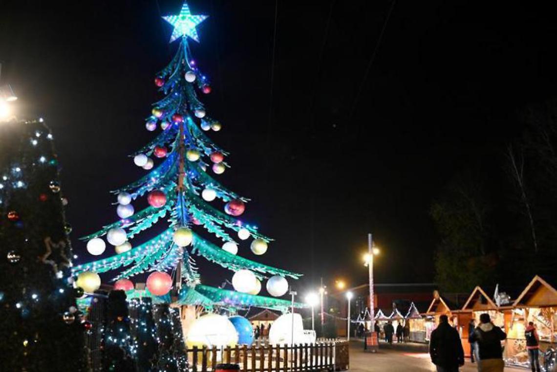 Variante Omicron, il Natale 2021 tra nuove misure e terze dosi