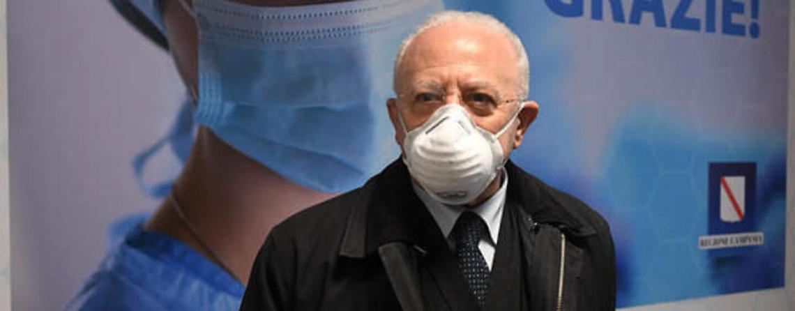 De Luca: «Stop alle feste al chiuso, c'è una crescita abnorme dei contagi»