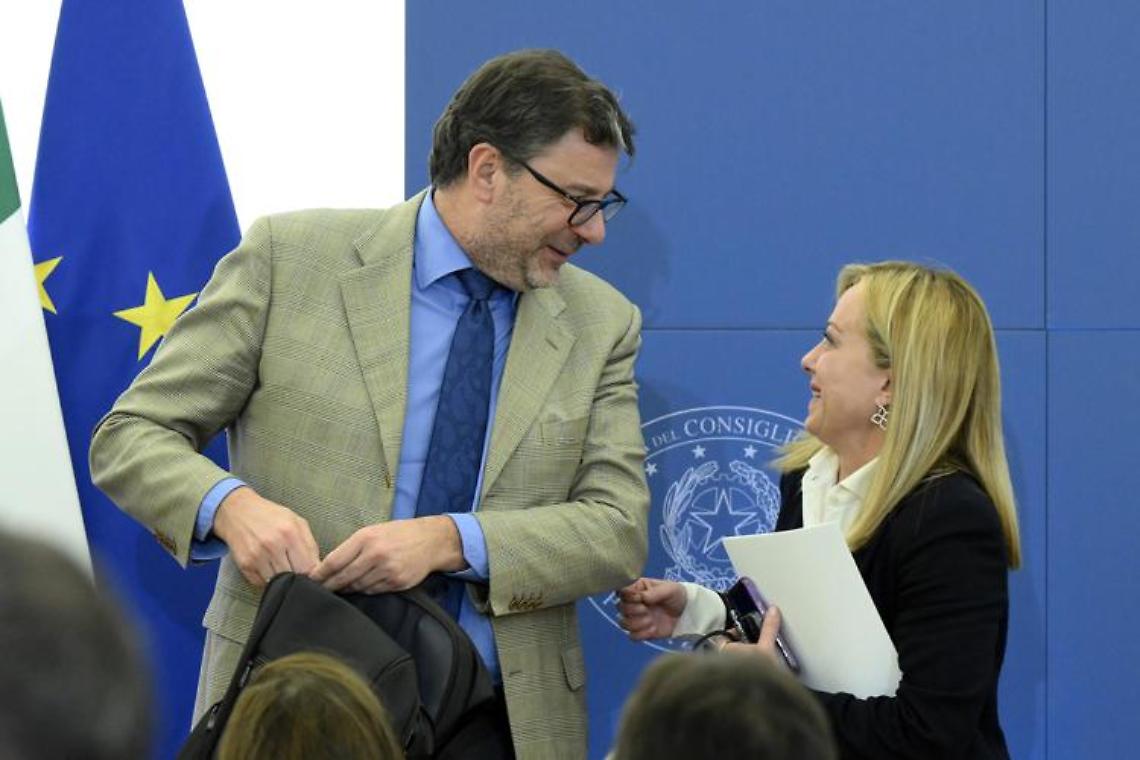 Manovra 2023, salta norma su Pos e Reddito di cittadinanza ridotto: le novità