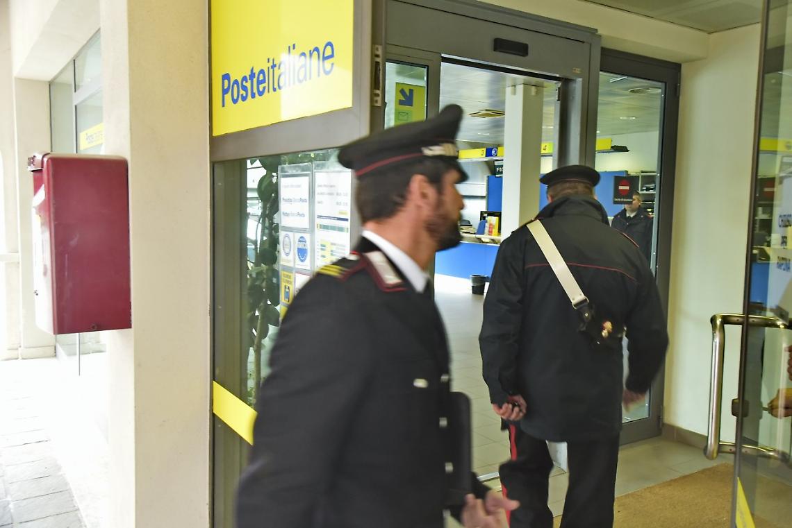 Documento falso per aprire conto alle Poste, arrestato