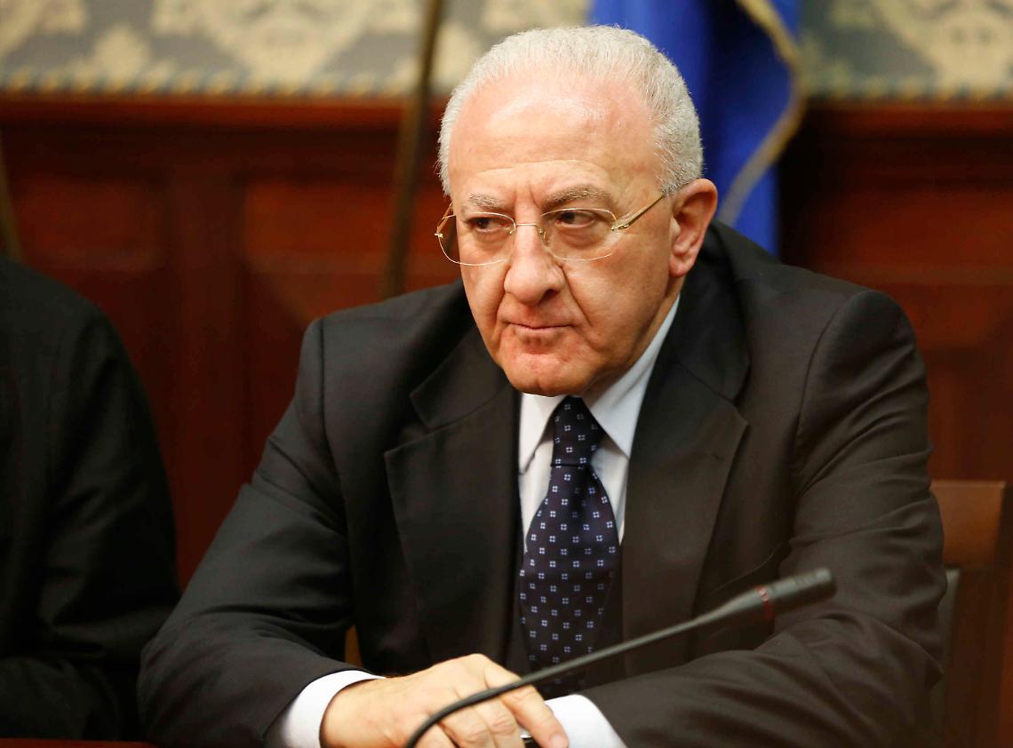 De Luca: sanità, azzeramento del debito entro l'estate