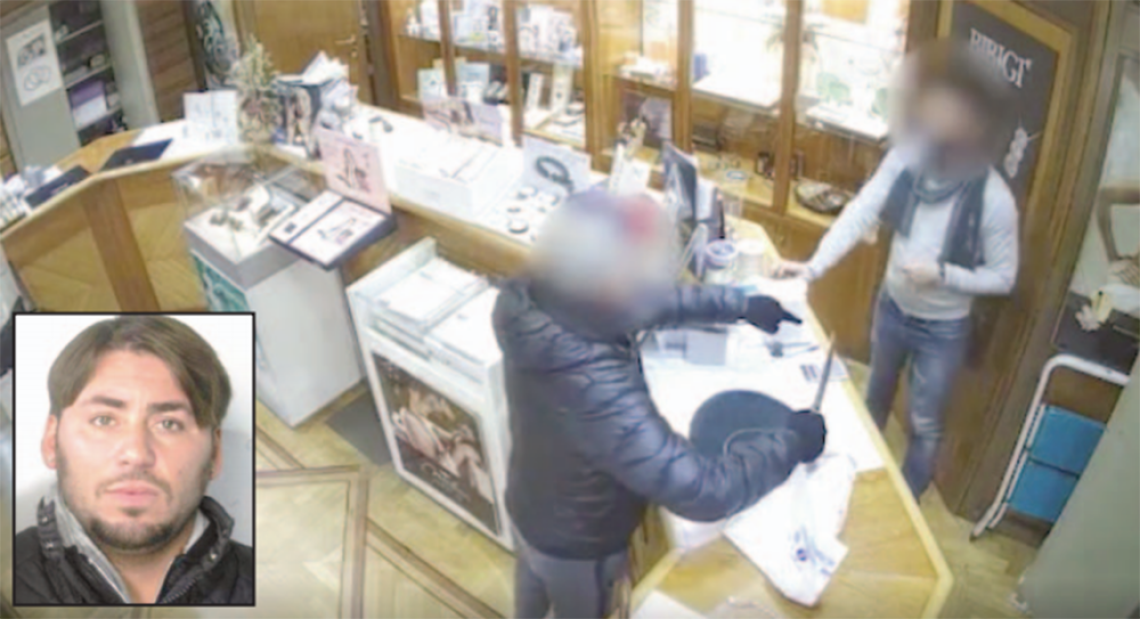 Assalto armato in gioielleria, catturato il bandito solitario