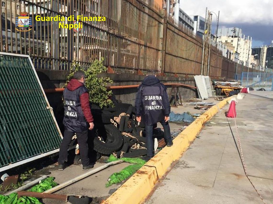 Sequestrati al Porto 100 tonnellate di rifiuti speciali, tre denunciati