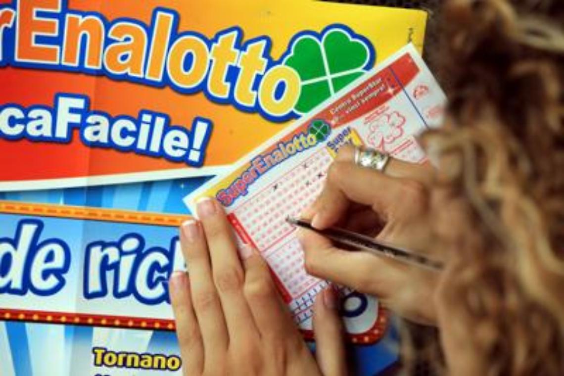 Superenalotto, vincita da 75mila euro a Soccavo