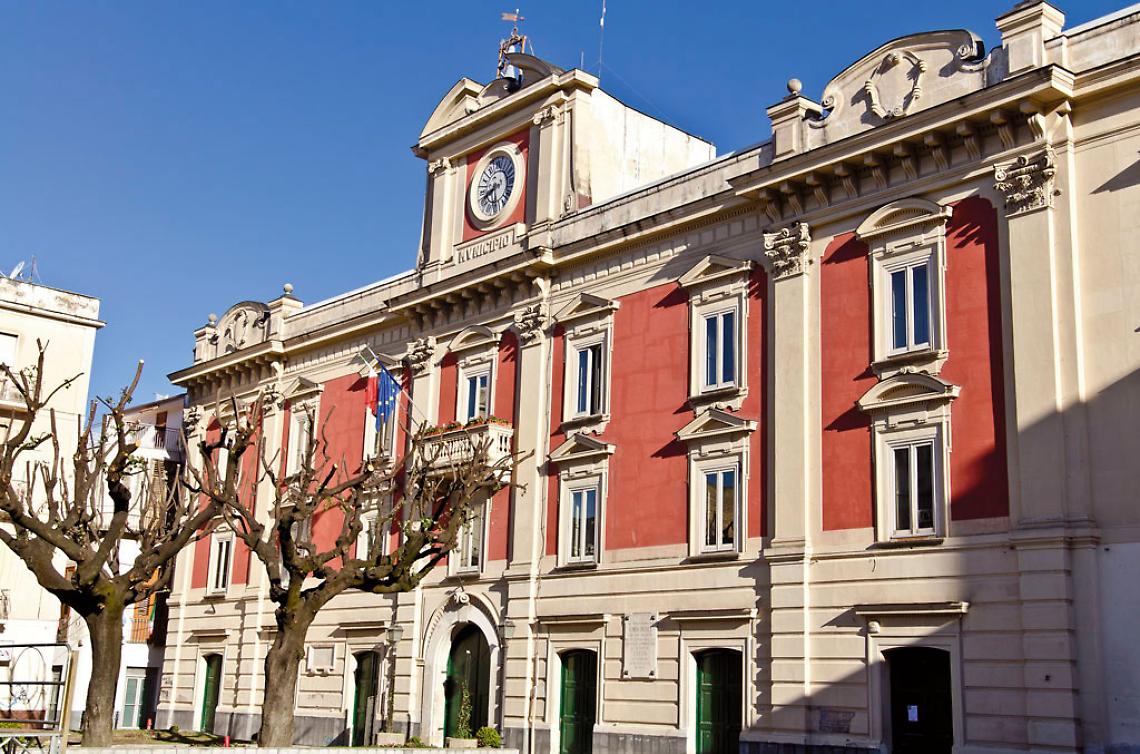Assenteismo, 61 dipendenti comunali indagati a Marigliano