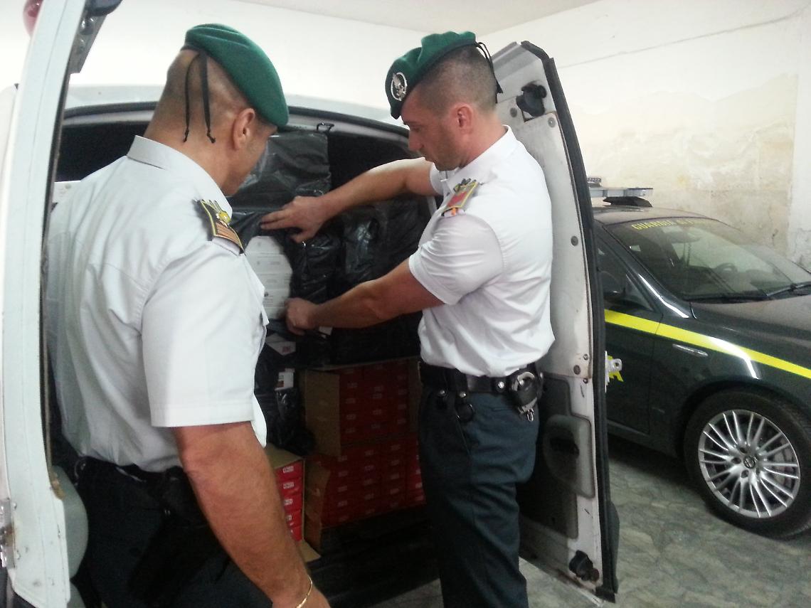 Sequestrate due tonnellate di sigarette di contrabbando, un arresto