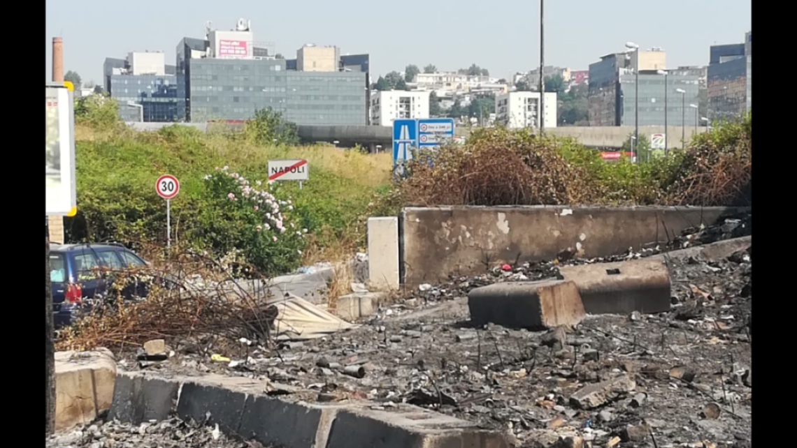 Poggioreale, ancora in fiamme i rifiuti sversati nell'ex Nato