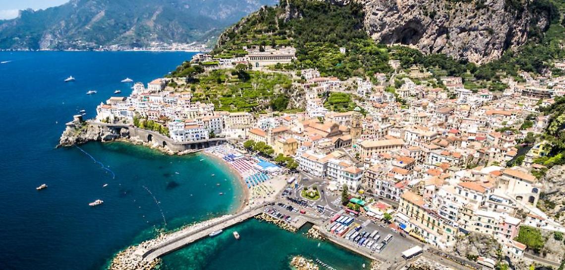 Il sindaco di Maiori: segnalate ai vigili chi arriva da fuori