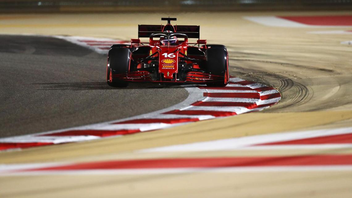 Bahrein, trionfo Ferrari: Leclerc primo e Sainz secondo, crollo Red Bull