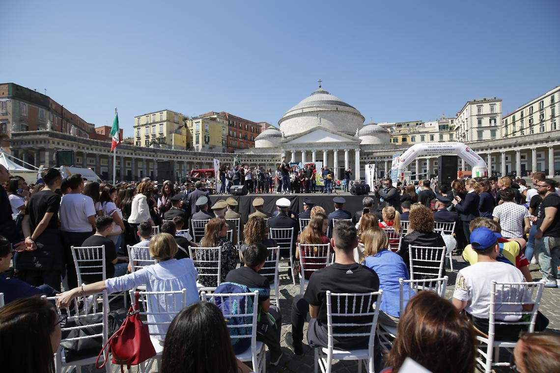 Sicurezza stradale, studenti al Plebiscito: premiati nuovi segnali