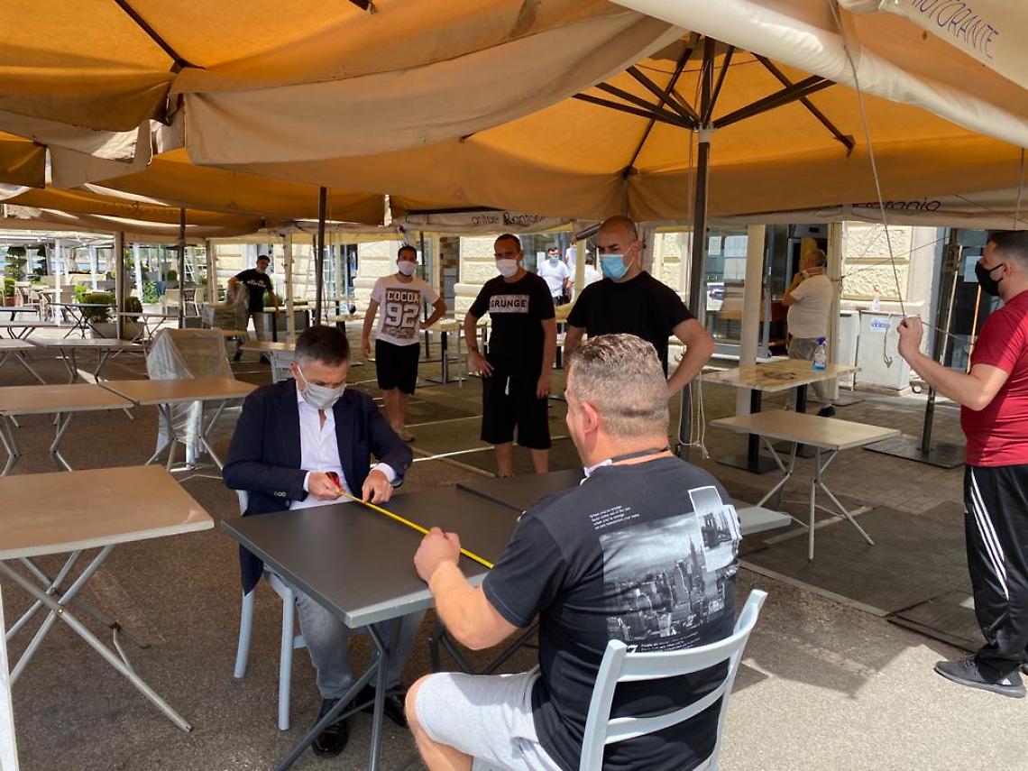 Fase 2, riaprono ristoranti e pizzerie in Campania senza limiti di orario