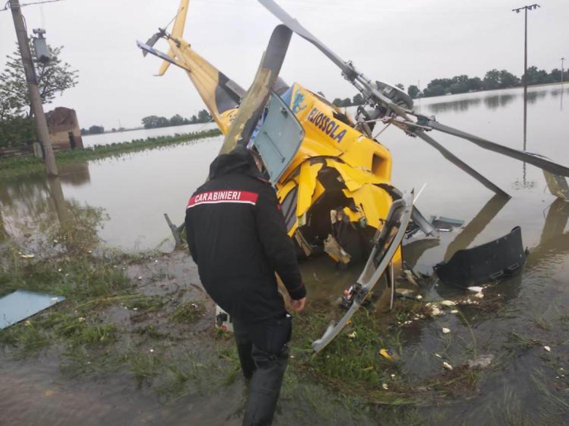 Alluvione Emilia Romagna, precipita elicottero