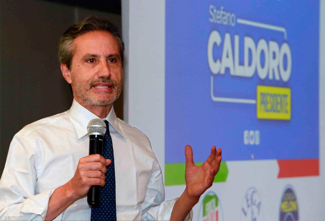 Regionali, Caldoro: «De Luca andrebbe cacciato a pedate»