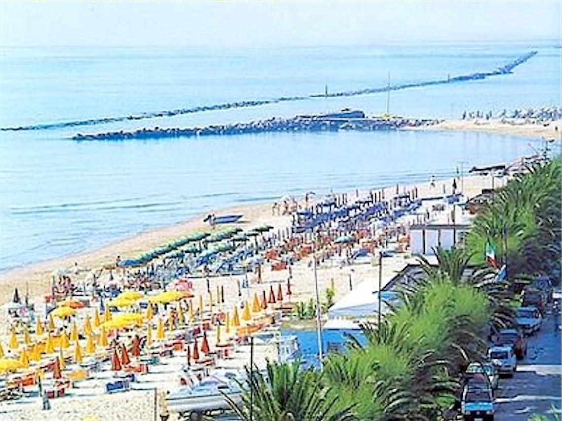 Torre del Greco, multati 4 lidi balneari