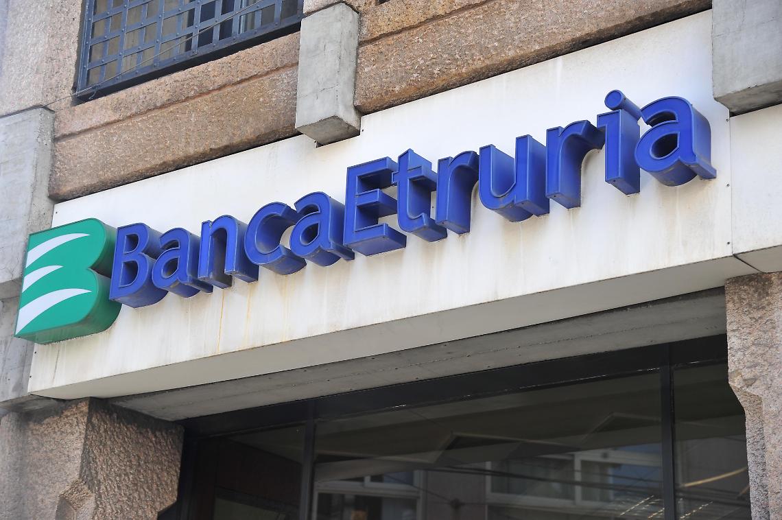 Banca Etruria, archiviata accusa bancarotta semplice per Boschi e altri 11