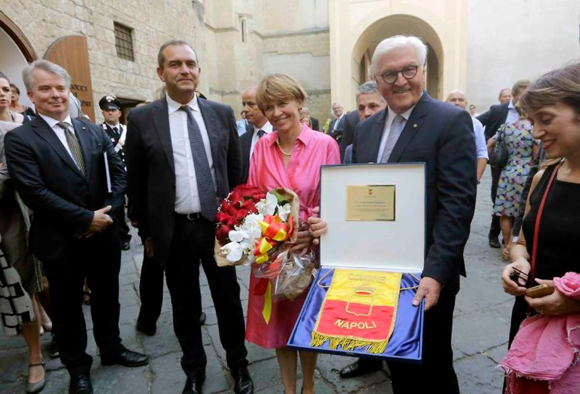 Passeggiata nel centro storico per il Presidente tedesco Steinmeier e la moglie