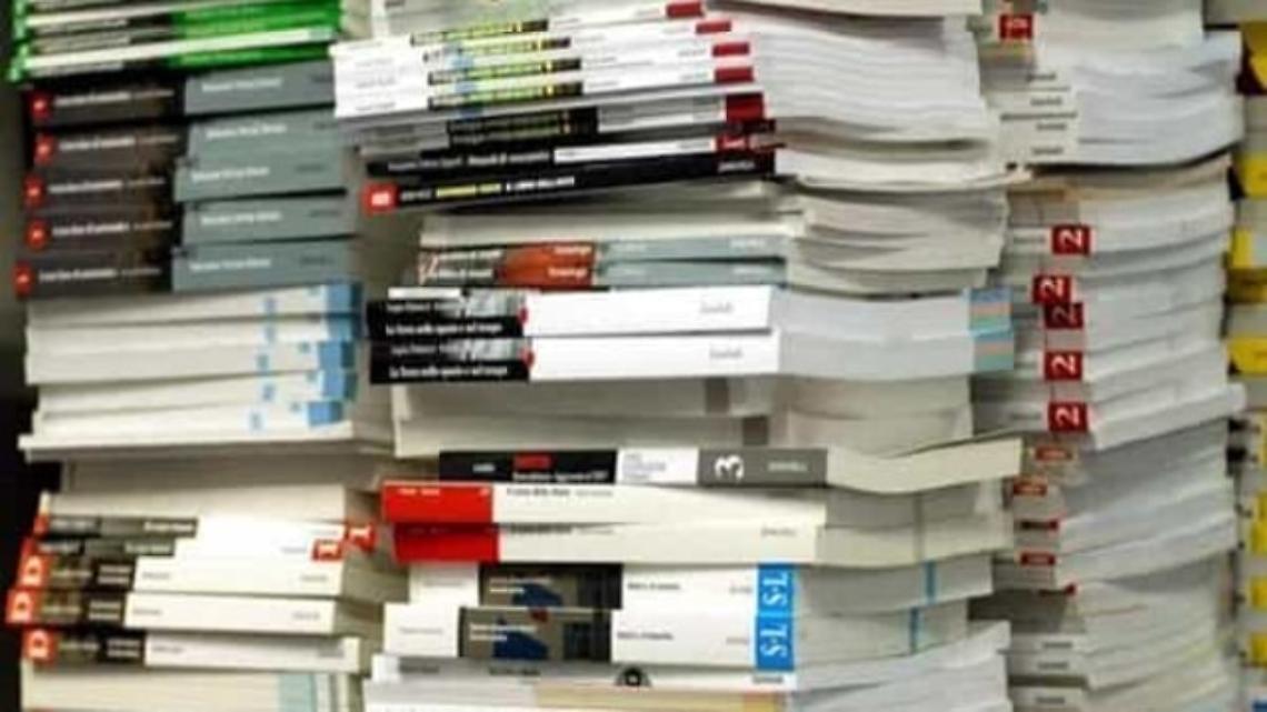 Napoli, cedole librarie scuola secondaria: c'è elenco beneficiari