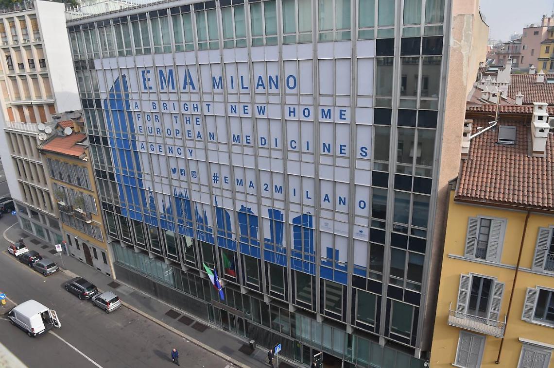 Milano beffata, Ema ad Amsterdam