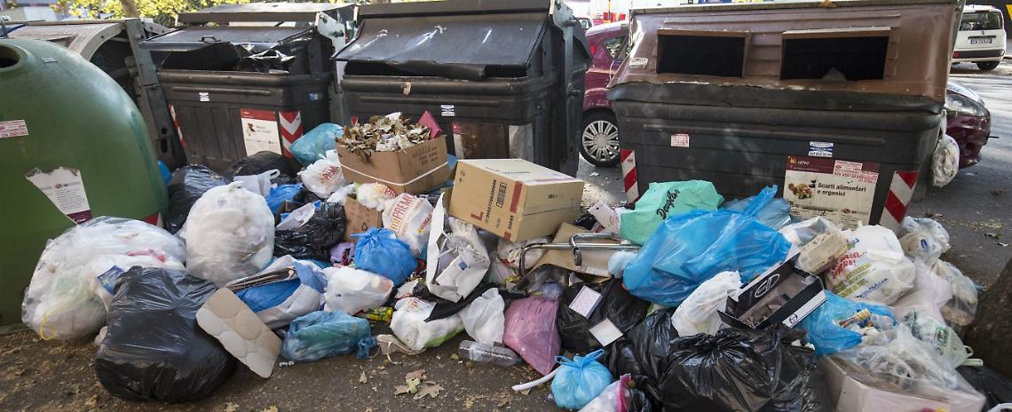 Tassa sui rifiuti, in Campania la più cara d'Italia