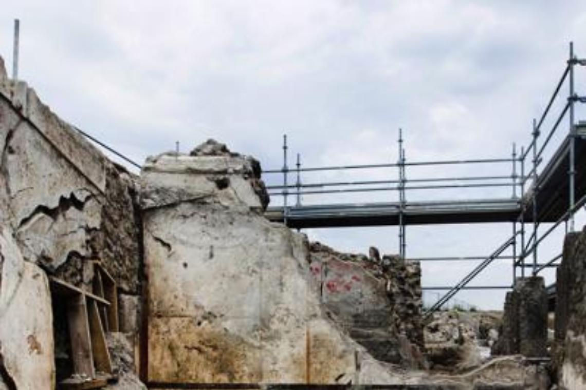 Ercolano, frana parte scarpata a ingresso scavi
