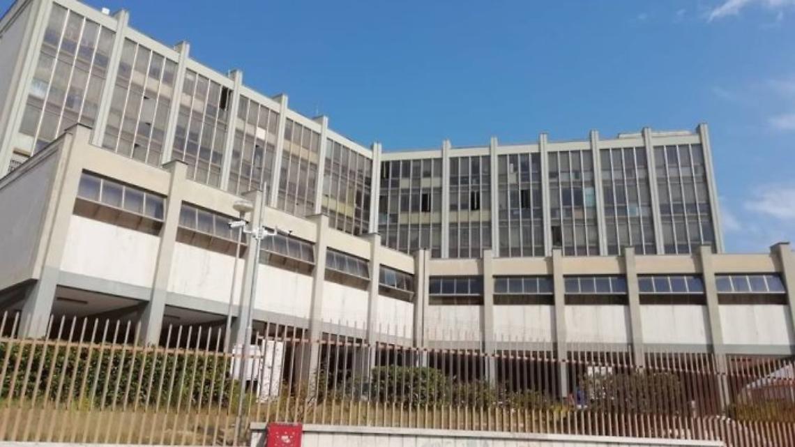 Riciclaggio di libri antichi, arrestato bibliotecario del Cesn