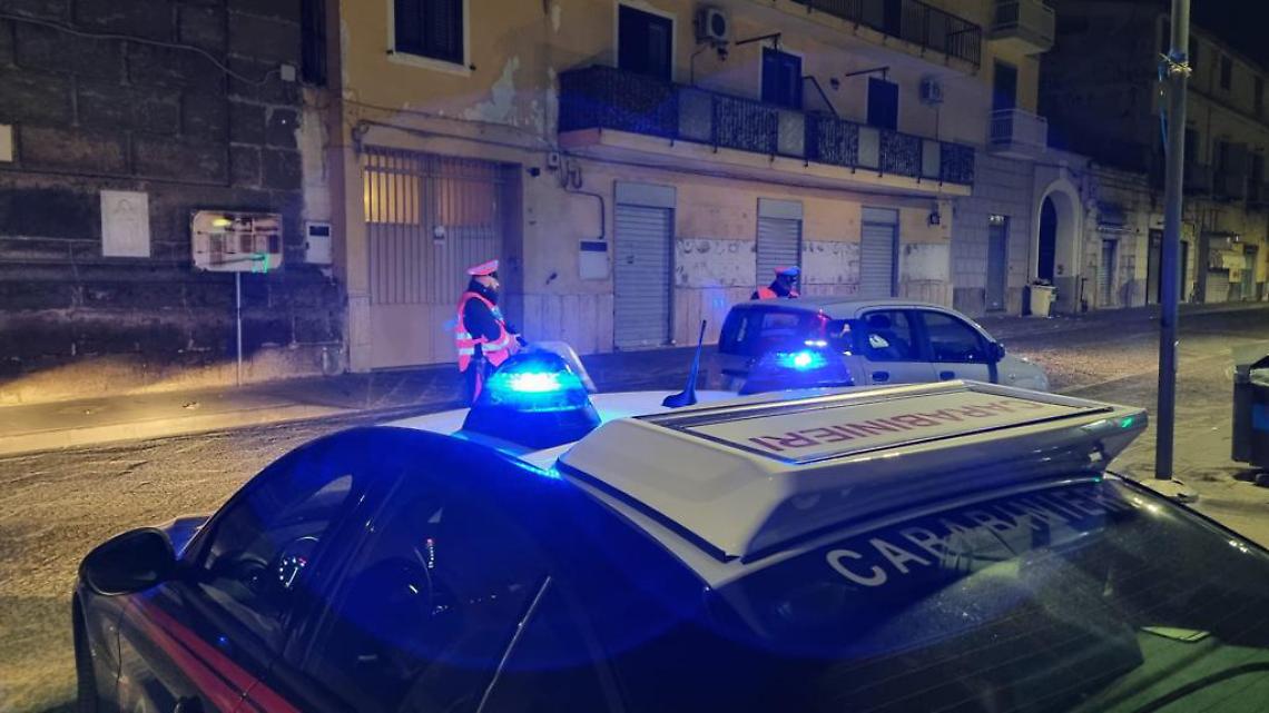 Tenta furto poi finge di dormire in auto, arrestato