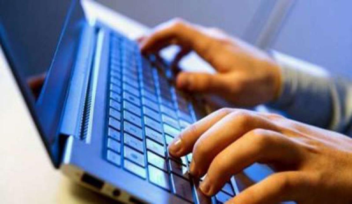 Adescato su sito per incontri, picchiato, rapinato e chiuso nel bagagliaio: presi tre minori