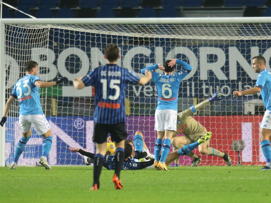 Napoli, crisi senza fine: l'Atalanta cala il poker 