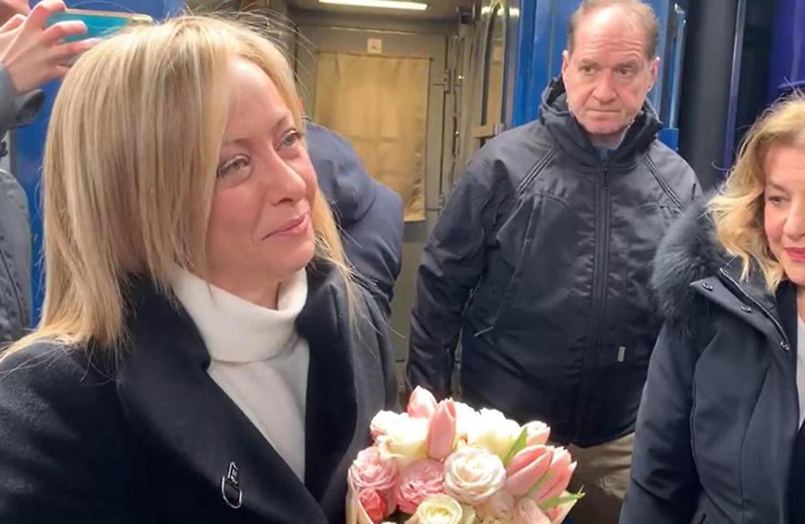Ucraina, Meloni a Kiev: «Combatteremo per voi e vostra libertà»