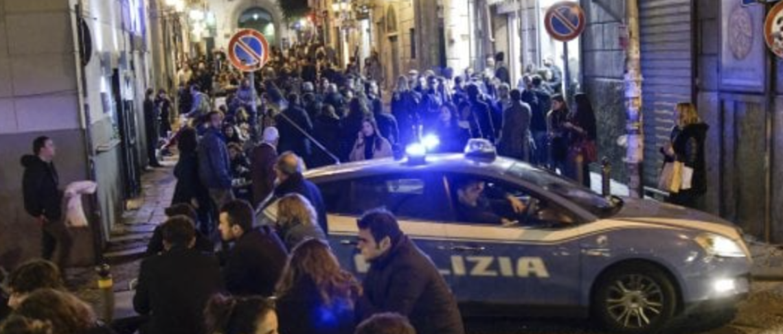Seminarono il terrore a Chiaia con pestaggi e furti: sette arresti