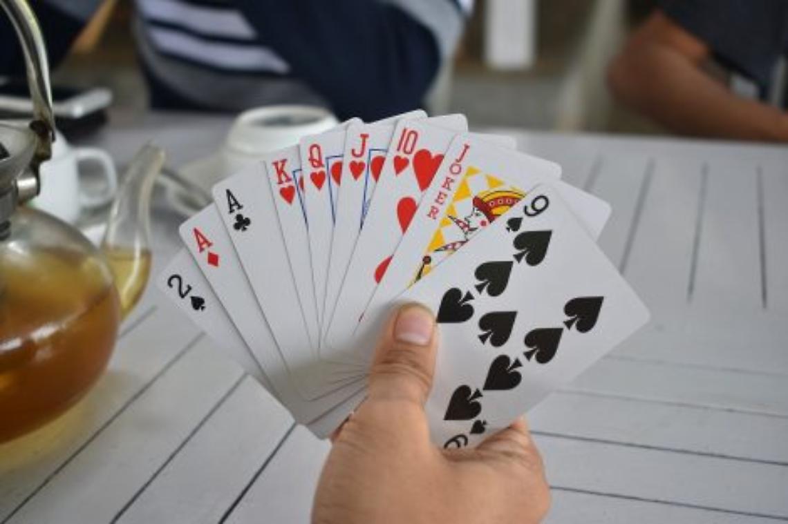Giocano a carte in un B&B senza mascherine, sanzionati