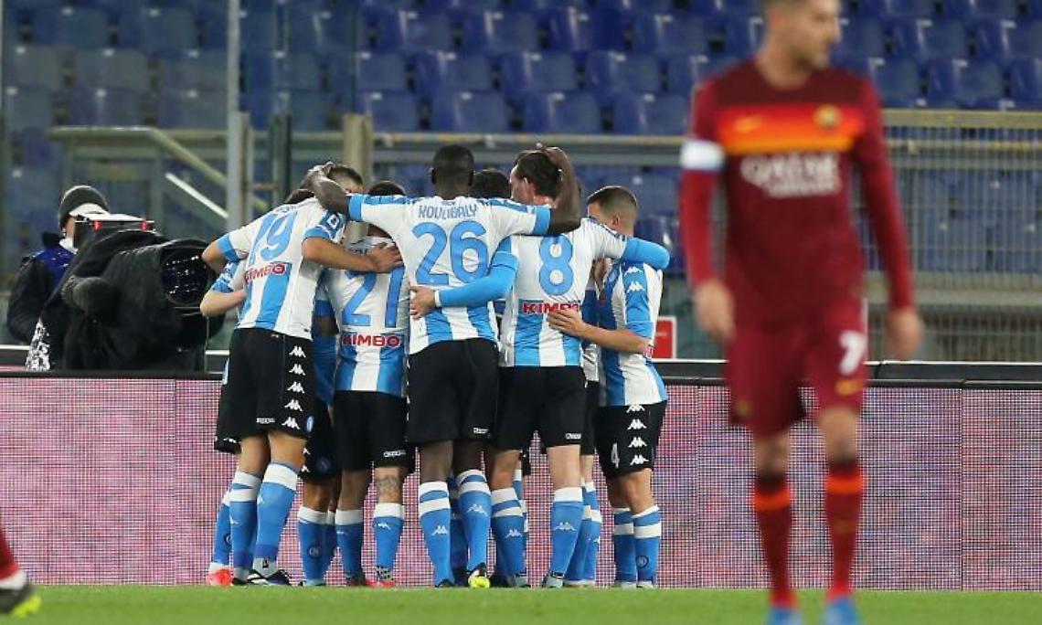 Napoli schiacciasassi, Roma annichilita: gli azzurri espugnano l'Olimpico