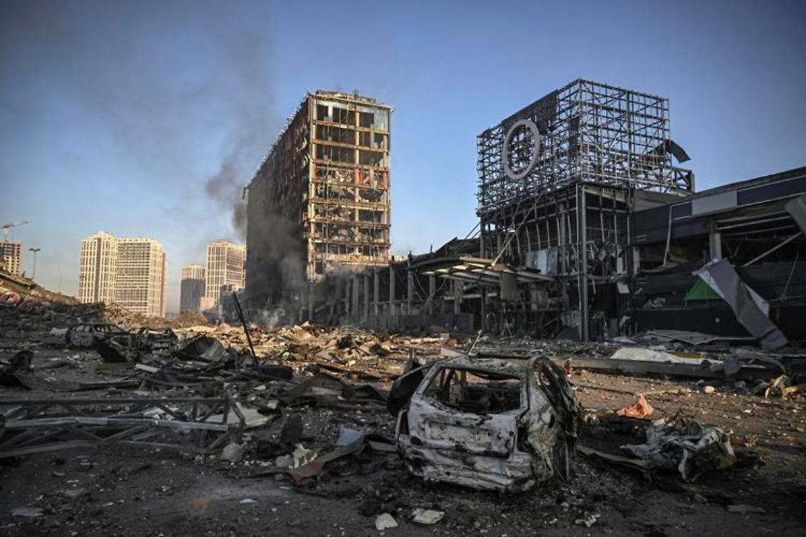 Ucraina-Russia: bombe su centro commerciale Kiev, colpi da navi su Odessa