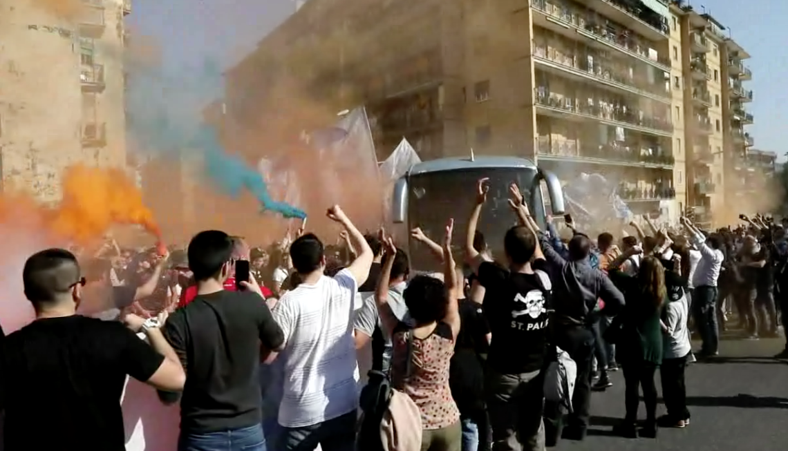 Juventus-Napoli, migliaia di tifosi dallo stadio all'aeroporto: «Abbiamo un sogno nel cuore»