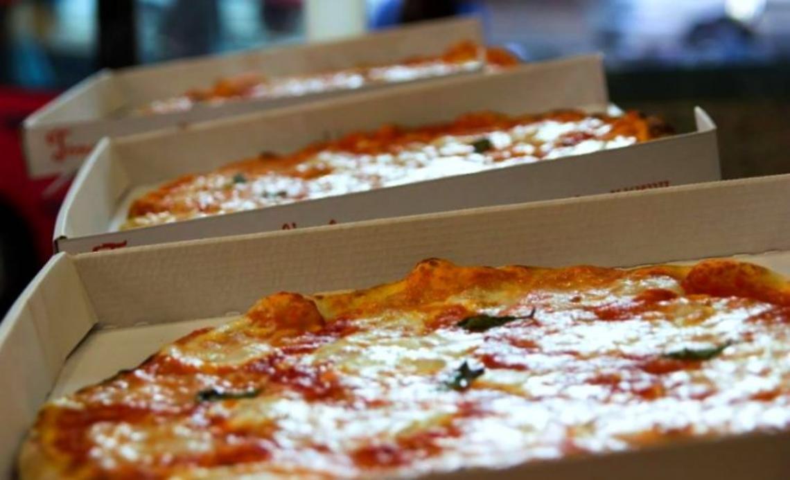 Cibo da asporto e librerie, vertice in Regione