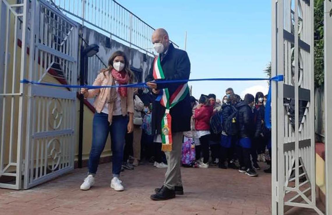 Monte di Procida, riapre la scuola “anti-Covid”