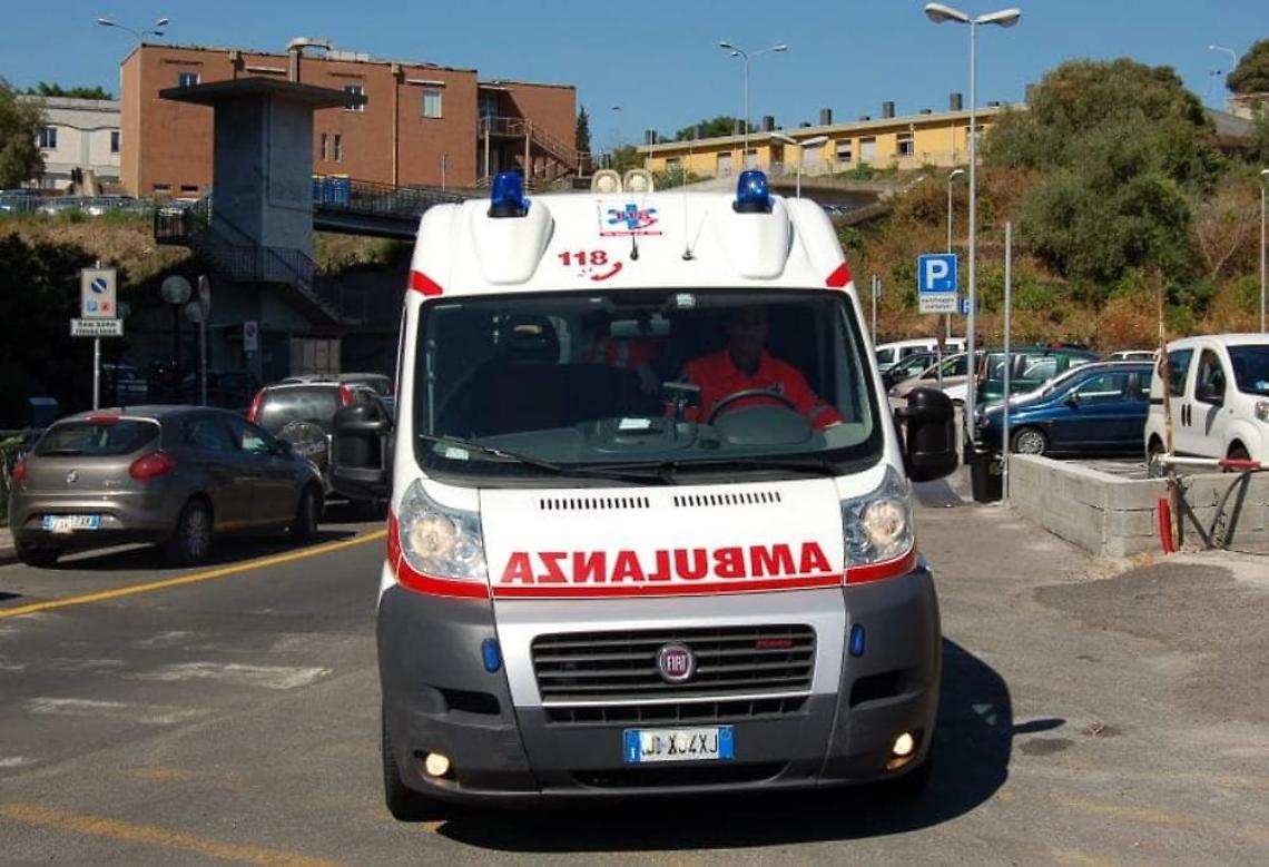 Si lancia nel vuoto, uomo suicida a Materdei