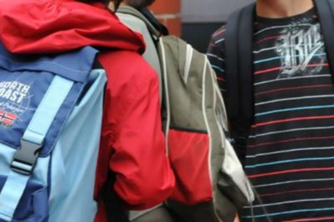 «Sono la tua fidanzata», gli sms della prof all'alunno 13enne