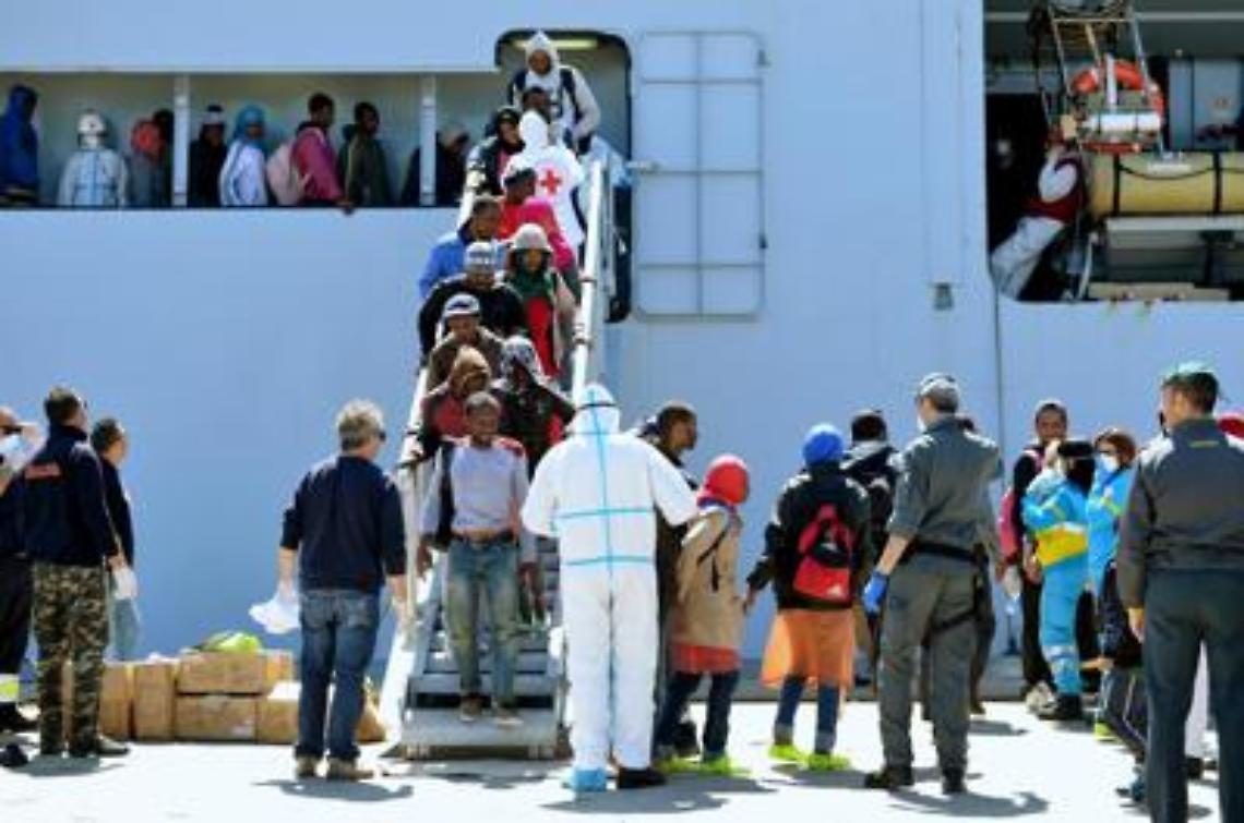 Facevano soldi sui centri per migranti, 5 arresti e 36 indagati