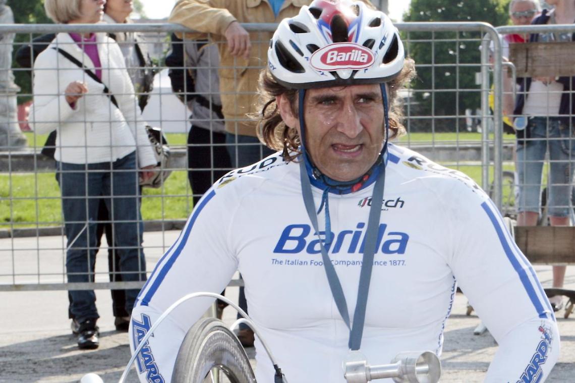 Zanardi resta in condizioni gravi: «Non è possibile escludere eventi avversi»
