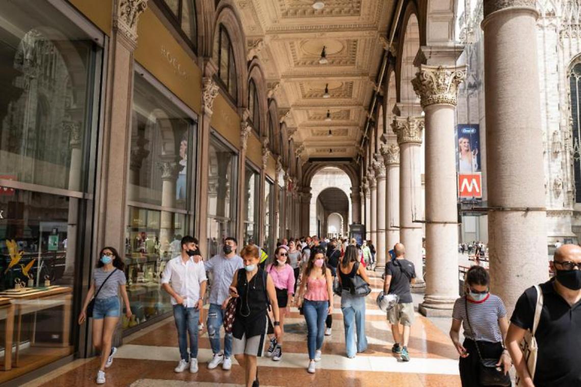 Mascherine all’aperto, atteso il parere del Cts: le ipotesi in campo