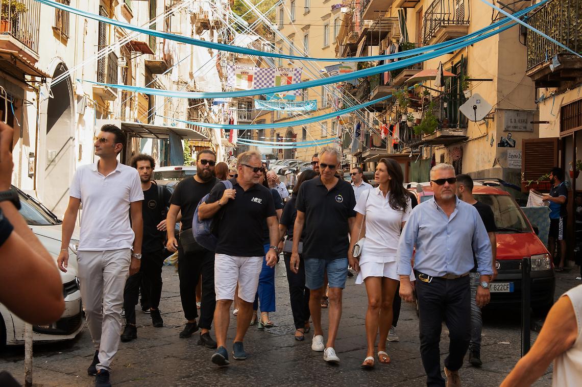 Bocelli al Rione Sanità inaugura il coro di voci bianche